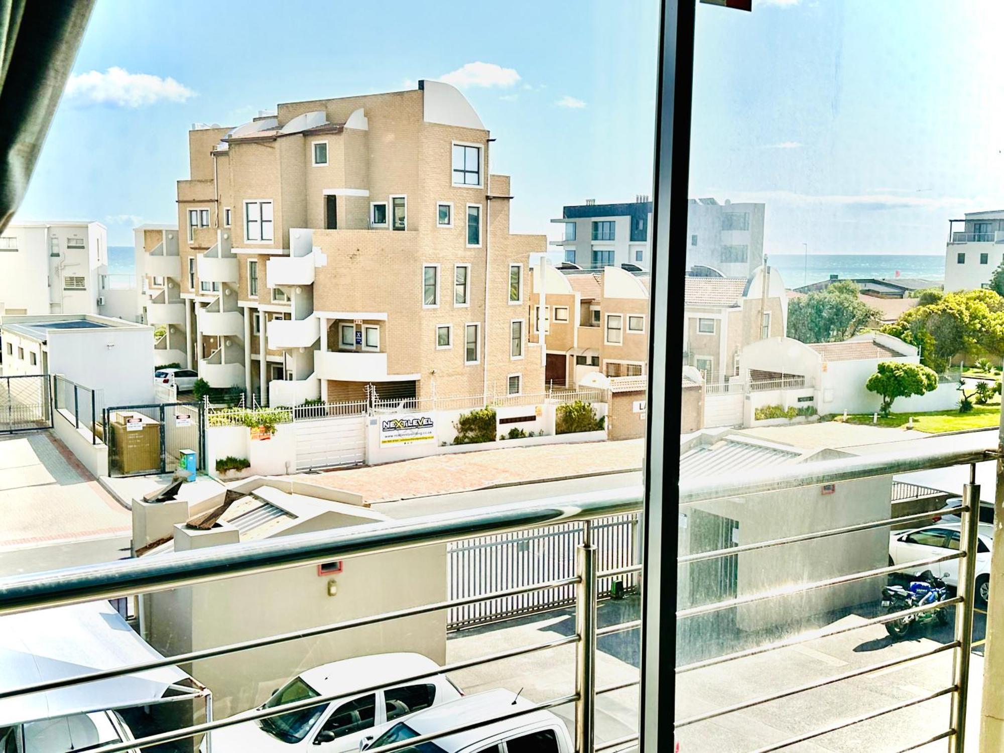 Caline Vip Apartments, Beach Close 布鲁堡史特兰 外观 照片